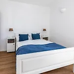 Vanessa * Baška